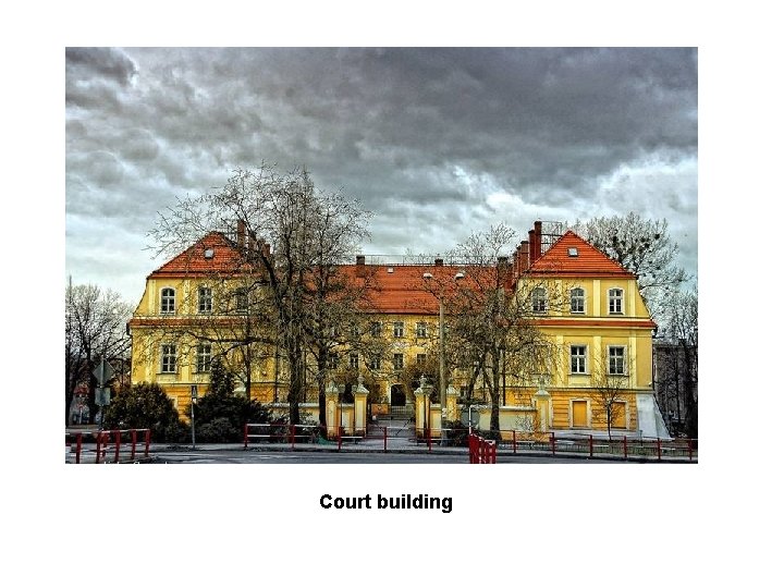 Court building 