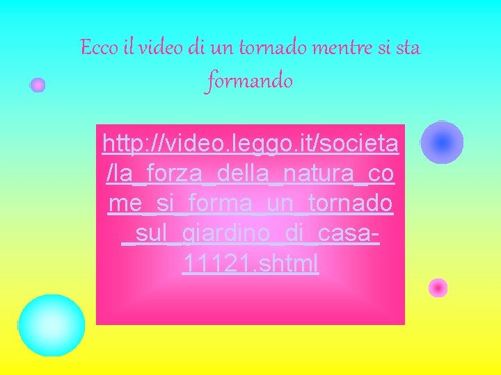 Ecco il video di un tornado mentre si sta formando http: //video. leggo. it/societa