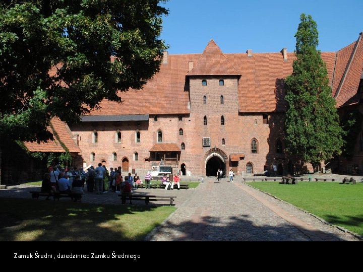 Zamek Średni , dziedziniec Zamku Średniego 