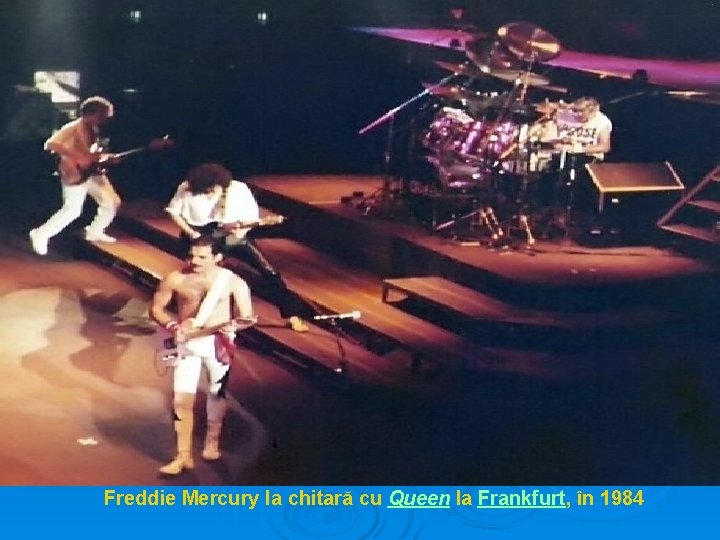 Freddie Mercury la chitară cu Queen la Frankfurt, în 1984 