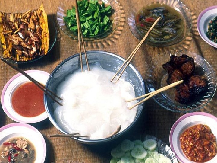 � Ambuyat adalah sejenis makanan tempatan yang disukai dan digemari oleh masyarakat Brunei sejak