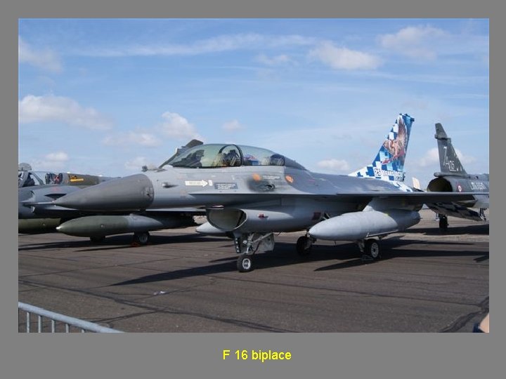 F 16 biplace 