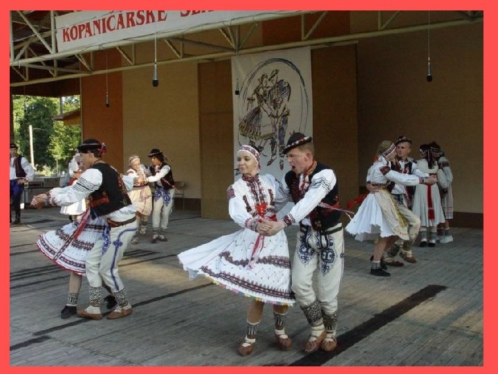 Životní podmínky se projevovaly ve všech oblastech života lidí, tím pádem i v tanci,