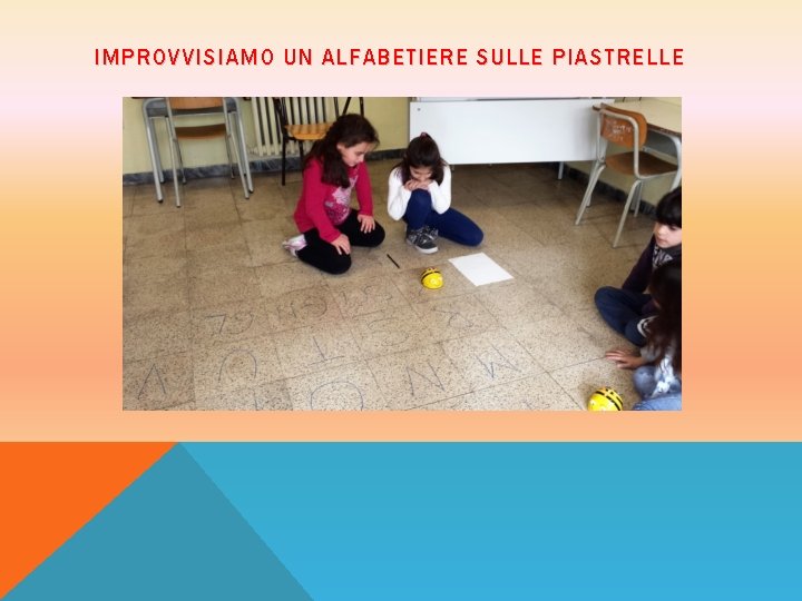 IMPROVVISIAMO UN ALFABETIERE SULLE PIASTRELLE 