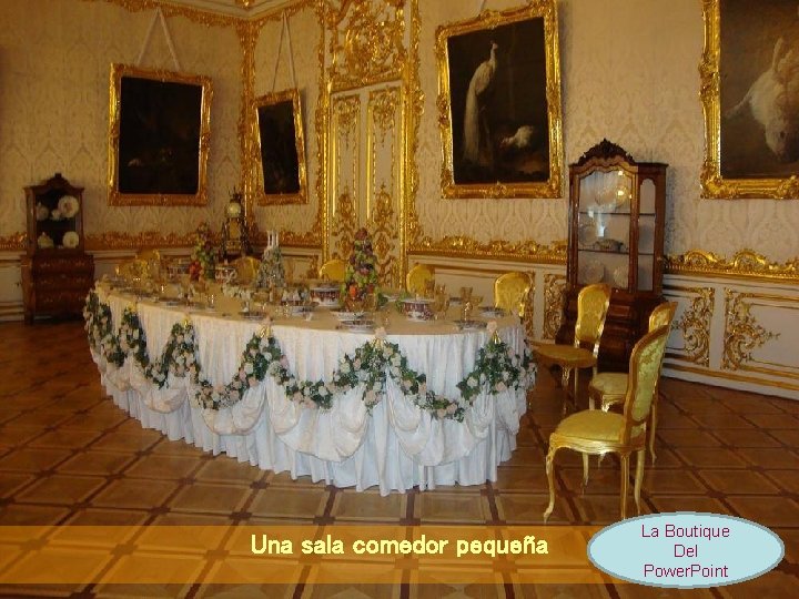 Una sala comedor pequeña La Boutique Del Power. Point 