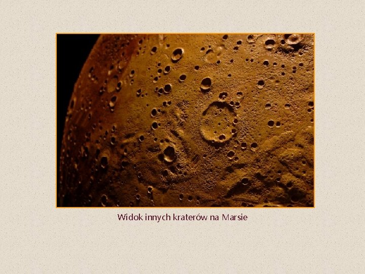  Widok innych kraterów na Marsie 