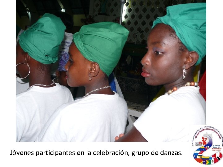 Jóvenes participantes en la celebración, grupo de danzas. 