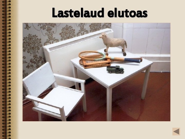 Lastelaud elutoas 