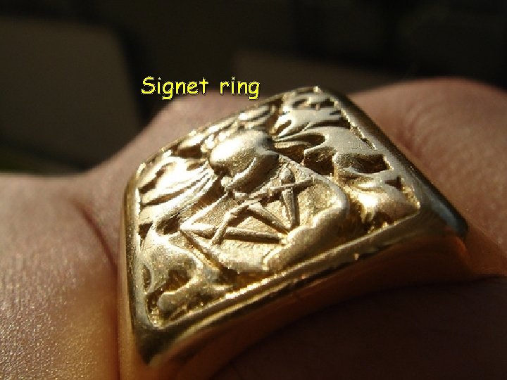 Signet ring 