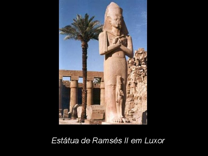 Estátua de Ramsés II em Luxor 