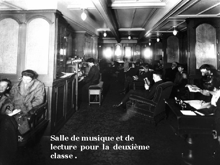 Salle de musique et de lecture pour la deuxième classe. 