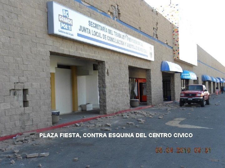 PLAZA FIESTA, CONTRA ESQUINA DEL CENTRO CIVICO 