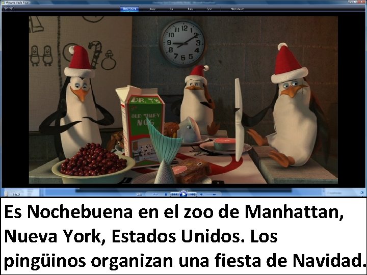 Es Nochebuena en el zoo de Manhattan, Nueva York, Estados Unidos. Los pingüinos organizan