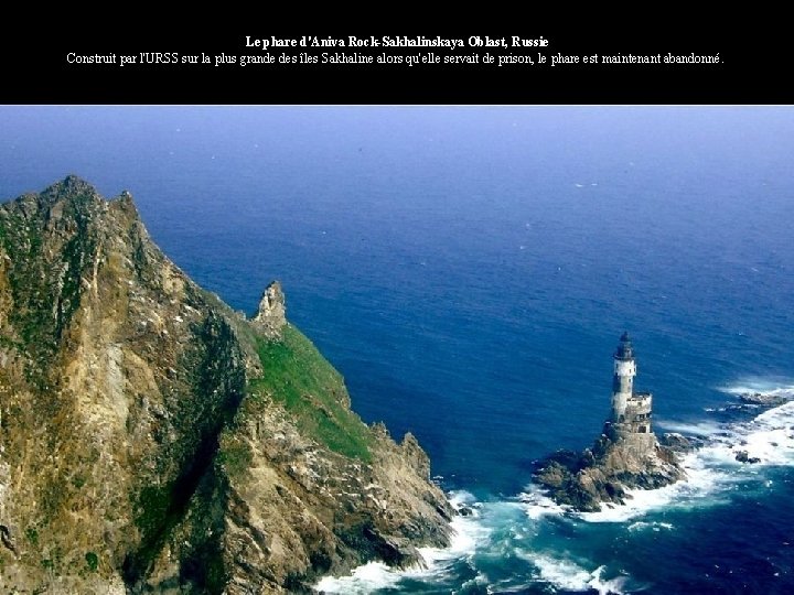Le phare d'Aniva Rock-Sakhalinskaya Oblast, Russie Construit par l'URSS sur la plus grande des