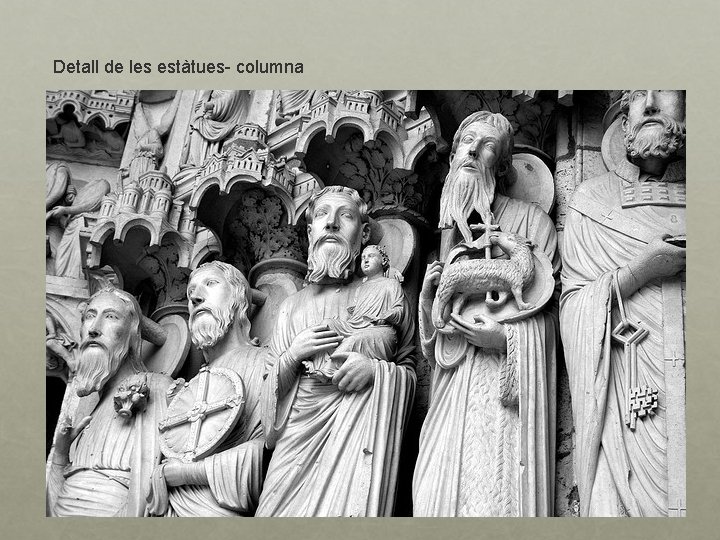 Detall de les estàtues- columna 