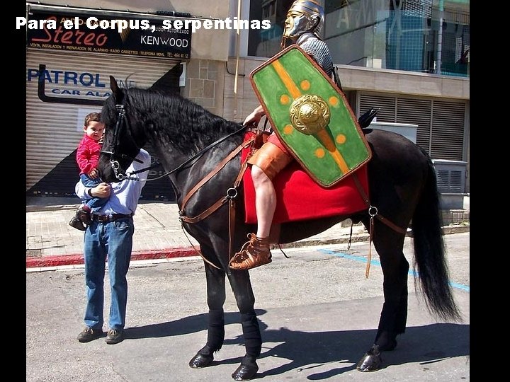 Para el Corpus, serpentinas 