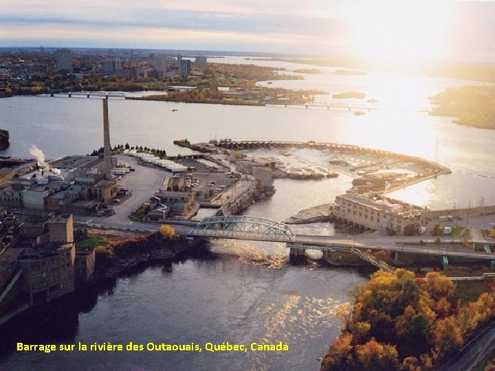 Barrage sur la rivière des Outaouais, Québec, Canada 