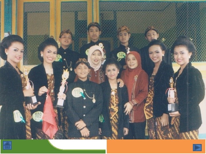KOMPETENSI Belajar Bahasa dan Sastra Indonesia yang menyenangkan! MATERI INDIKATOR bersama Rafiudin, LATIHAN S.