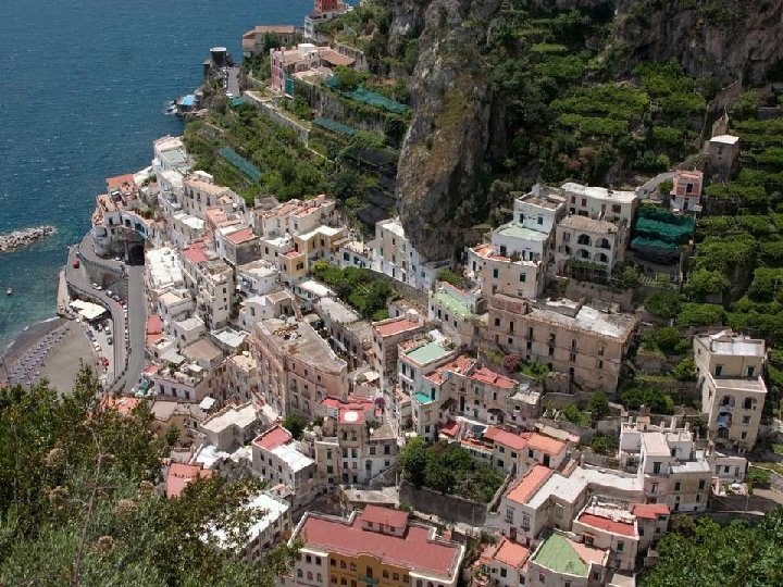 Ravello, un mirador hacia la bahía "Más cercano al cielo que la costa", como