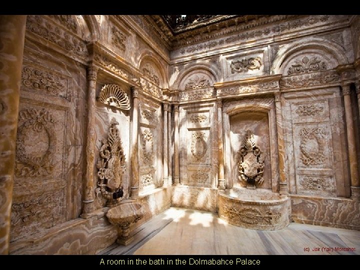 A room in the bath in the Dolmabahce Palace 