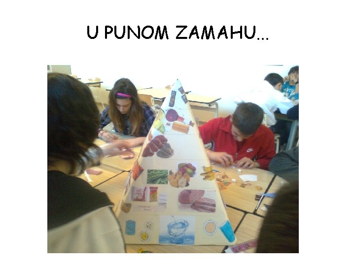 U PUNOM ZAMAHU. . . 