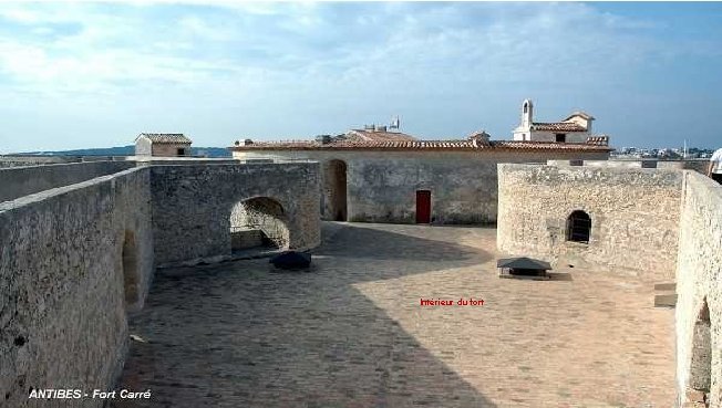 Intérieur du fort 
