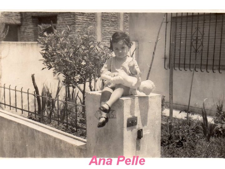 Ana Pelle 