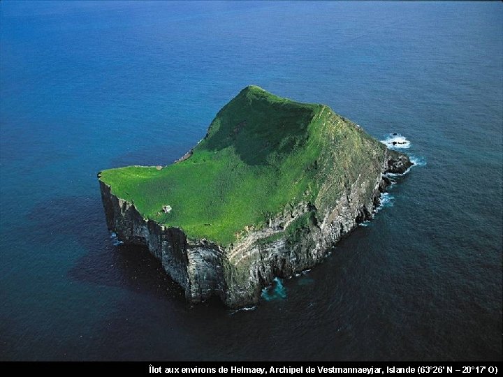 Îlot aux environs de Helmaey, Archipel de Vestmannaeyjar, Islande (63° 26' N – 20°