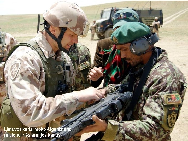 Lietuvos kariai moko Afganistano nacionalinės armijos karius 