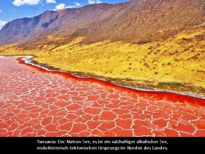 Tansania: Der Natron-See, es ist ein salzhaltiger alkalischer See, endothermisch-tektonischen Ursprungs im Norden des