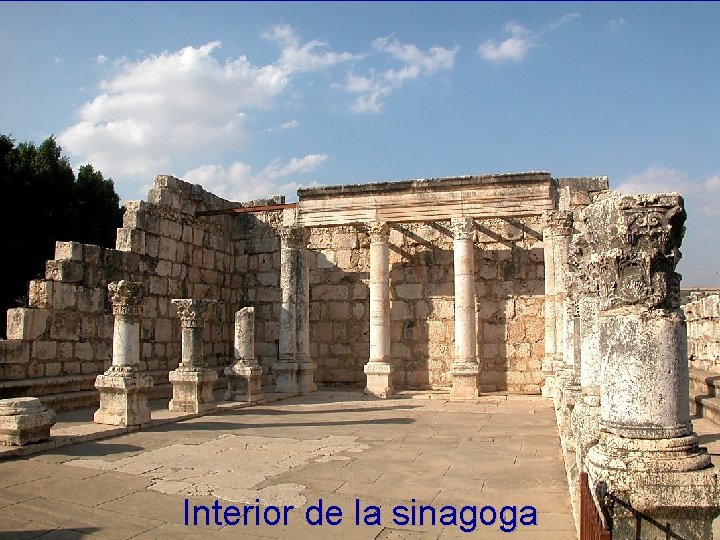 Interior de la sinagoga 