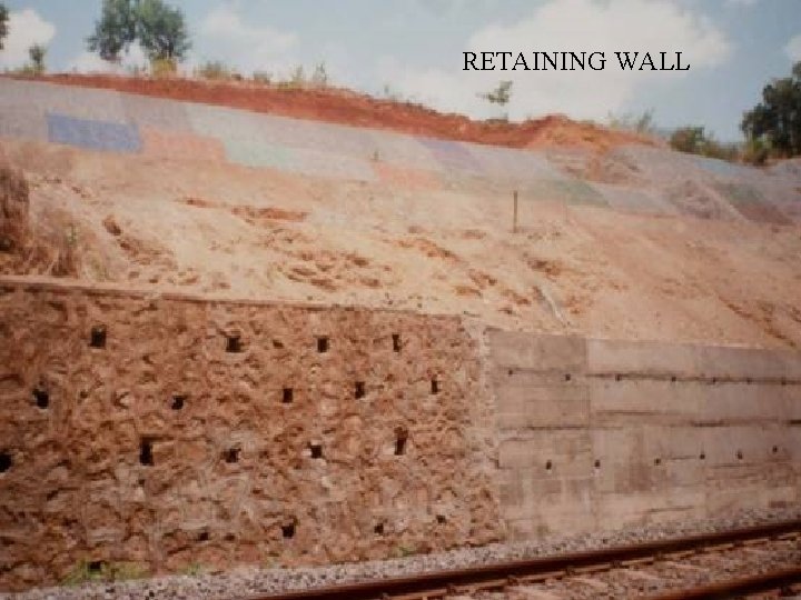 RETAINING WALL 