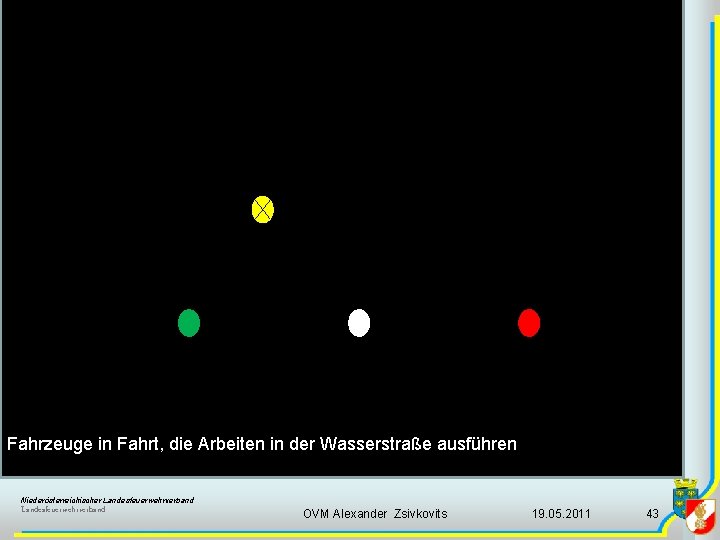 Fahrzeuge in Fahrt, die Arbeiten in der Wasserstraße ausführen Niederösterreichischer Landesfeuerwehrverband OVM Alexander Zsivkovits