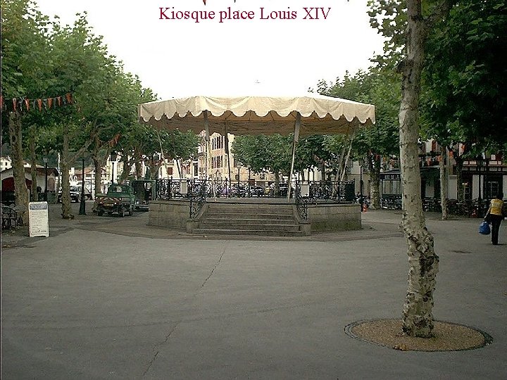 Kiosque place Louis XIV Au XIXe siècle, les digues, souvent détruites dans le passé,