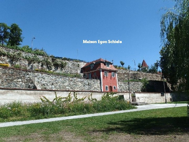 Le centre Egon Schie est inst allé dans la bra la vieille ville d.