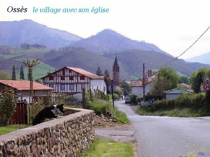 Ossès le village avec son église 