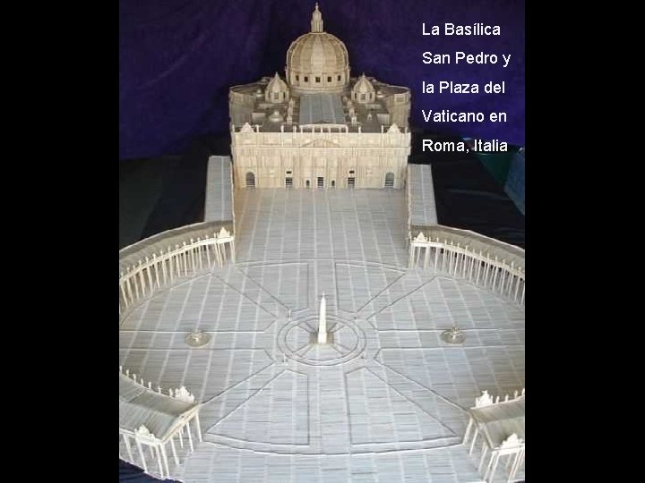 La Basílica San Pedro y la Plaza del Vaticano en Roma, Italia 