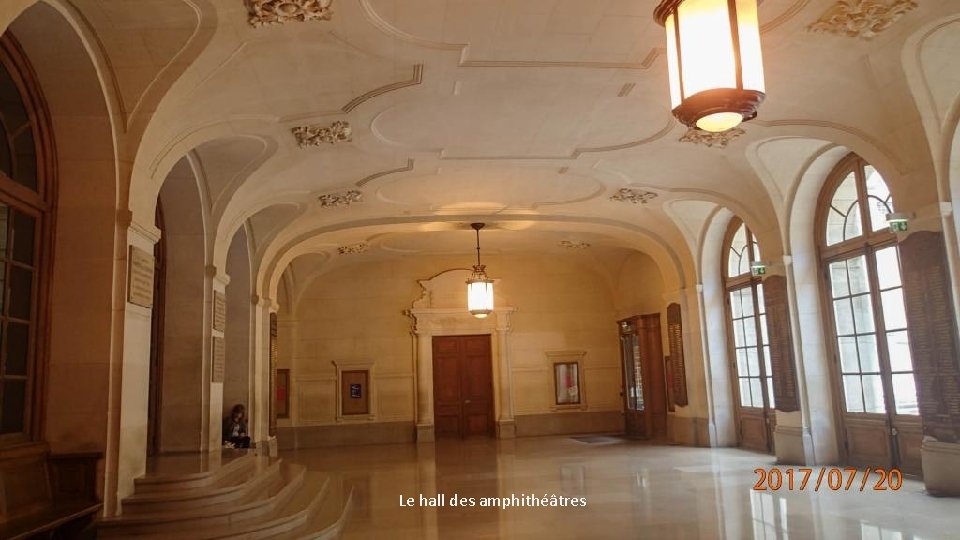 Le hall des amphithéâtres 