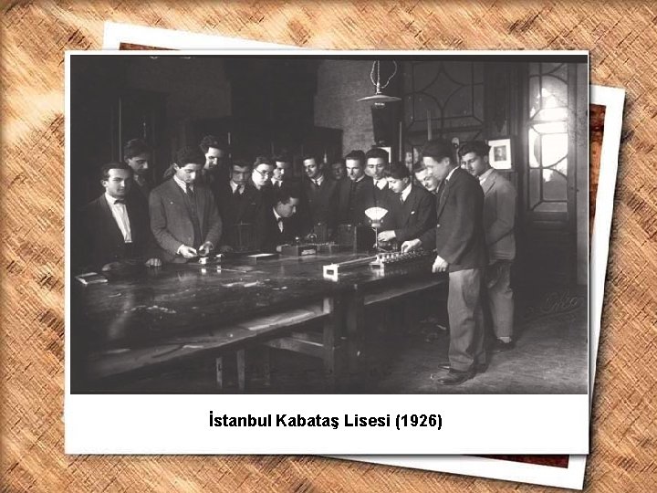 Cumhurbaşkanı Gazi Mustafa Kemal, İzmir Erkek Lisesinde matematik dersini izlerken (1 Şubat 1931) İstanbul