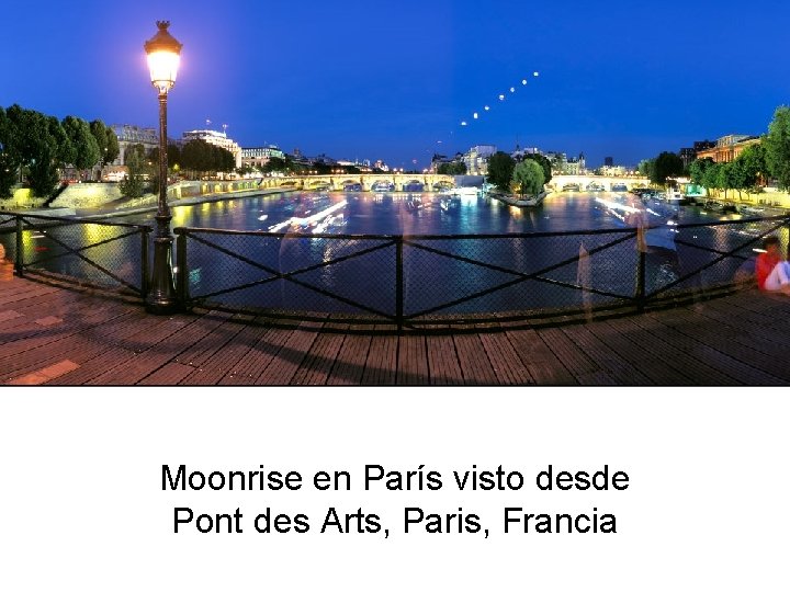 Moonrise en París visto desde Pont des Arts, Paris, Francia 