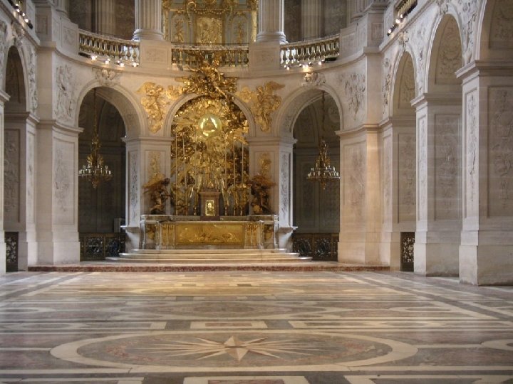 La Capilla del Palacio Versalles dedicada a San Luis, se comenzó a construir el