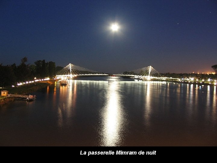 La passerelle Mimram de nuit 