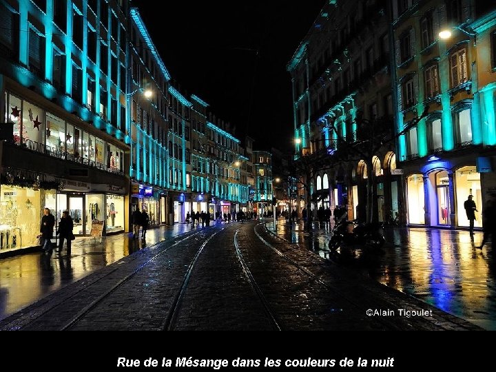 Rue de la Mésange dans les couleurs de la nuit 