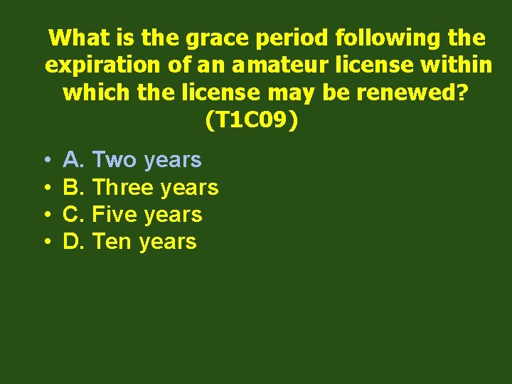 What is the grace period following the expiration of an amateur license within which