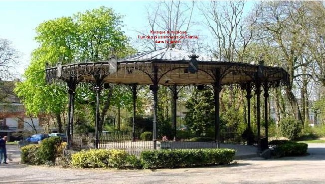 Kiosque à musique l’un des plus anciens de France dans le jardin. 