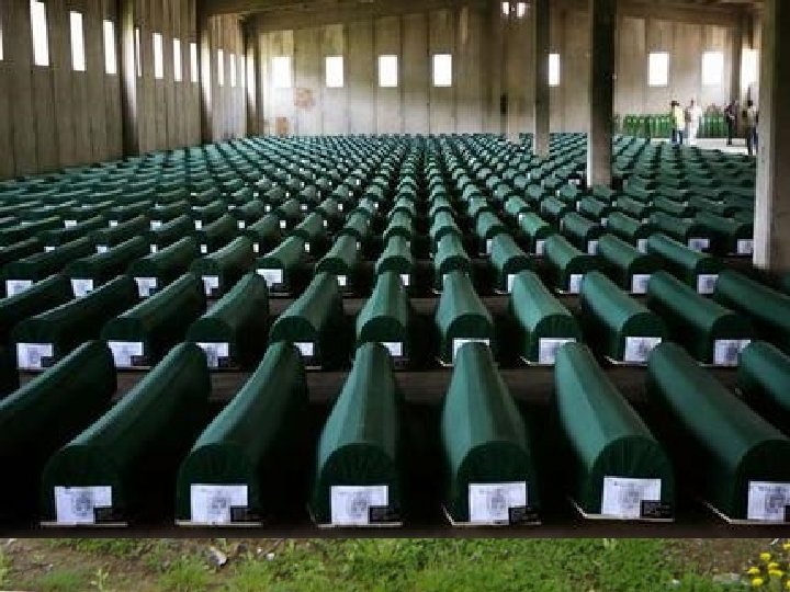 JUHOSLÁVIA pamätník masakru v Srebrenici Ratko Mladić (Bosna a Herc. ) • po smrti