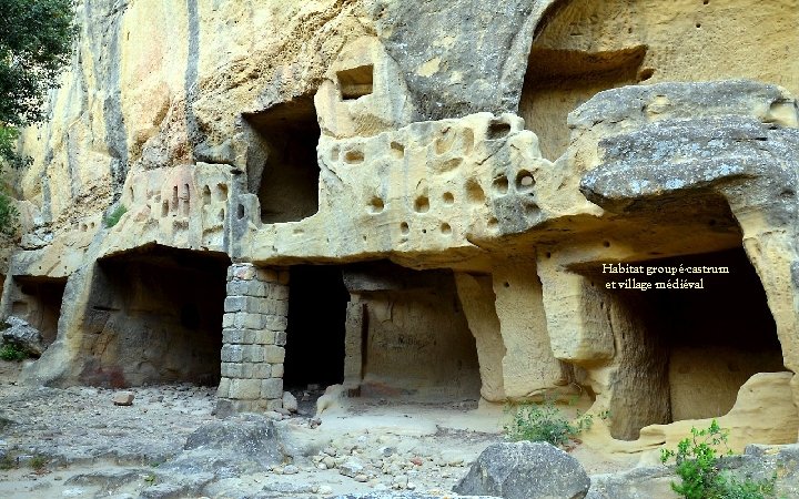 Habitat groupé-castrum et village médiéval 