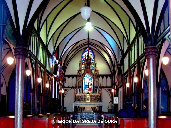INTERIOR DA IGREJA DE OURA 