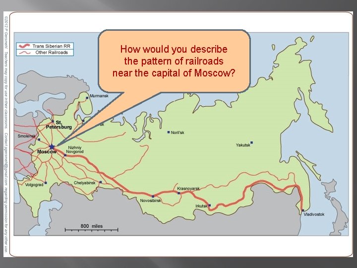How would you describe the pattern of railroads near the capital of Moscow? 