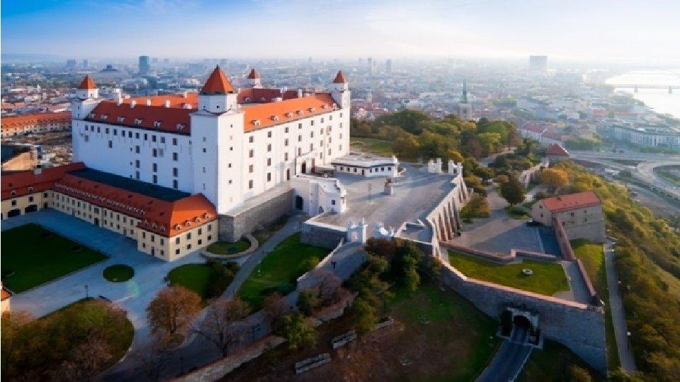 Bratislava Významné kultúrne pamiatky: • Bratislavský hrad • Devínsky hrad • Dóm sv. Martina